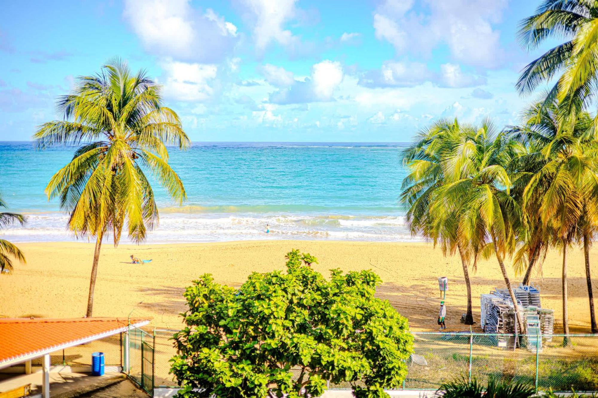 Sunset Paradise Cozy Beachfront Escape - Isla Verde San Juan Exterior foto