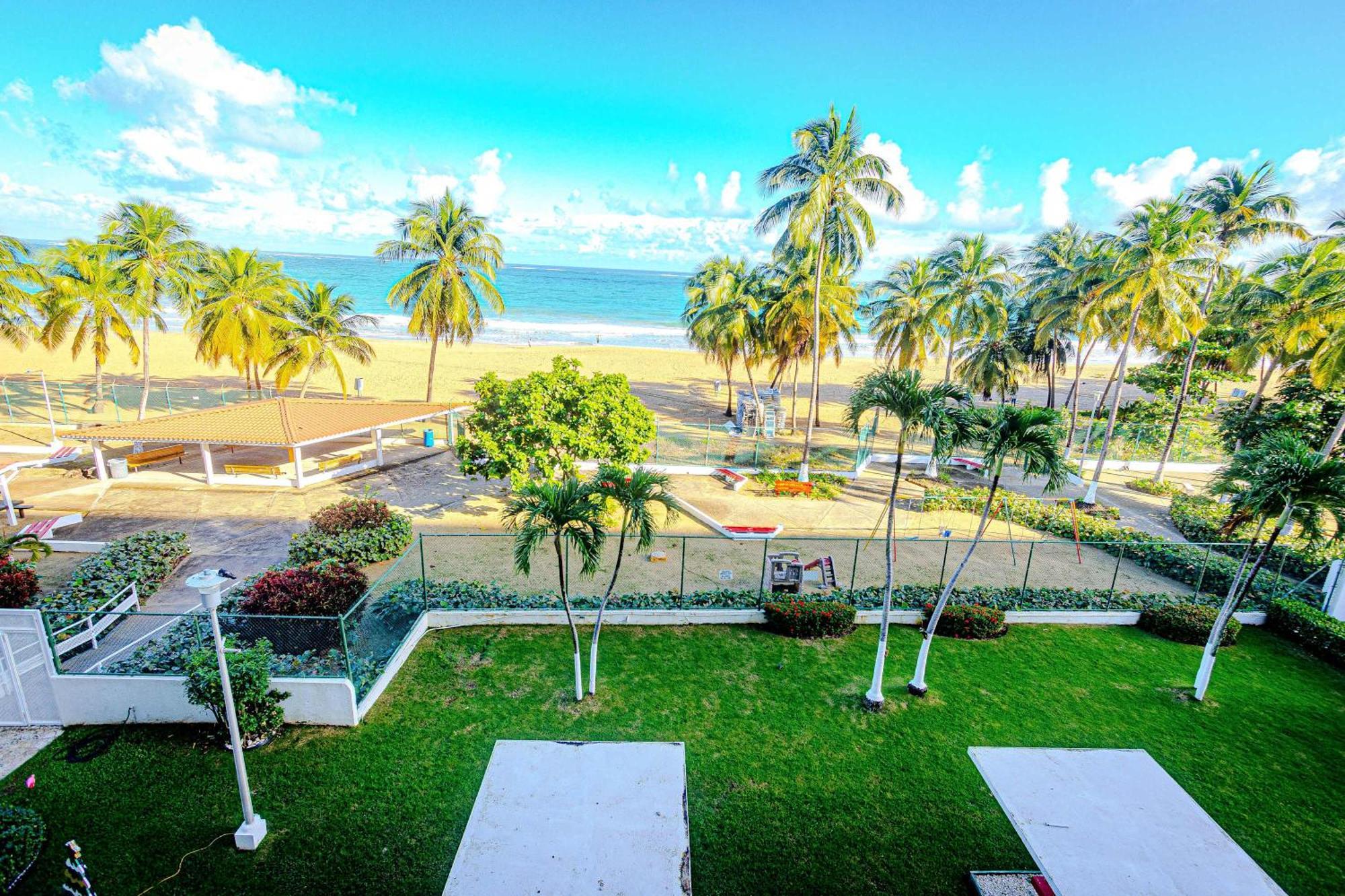 Sunset Paradise Cozy Beachfront Escape - Isla Verde San Juan Exterior foto